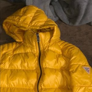 Guess puffer